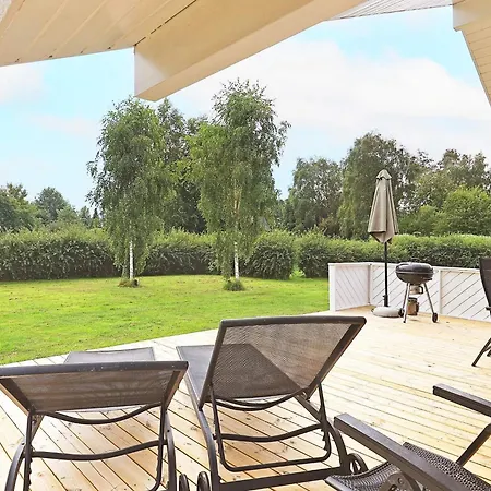 Luxury Retreat With Pool - By Traum Bøtø By